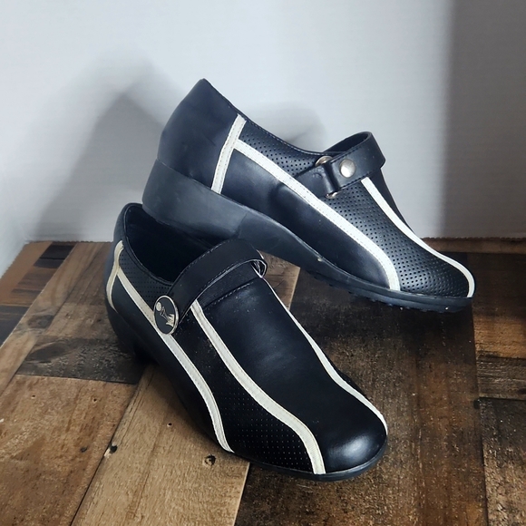 Tip Tee Toe Shoes - Tip Tee Toe Women's Size 7.5 Golf Shoes Black Leather Spikeless Sneakers